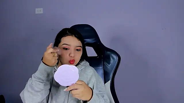 LunaWiill  online show from 12-05-25, 12:15