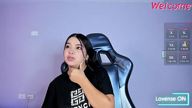 LunaWiill  online show from 12-15-25, 01:28