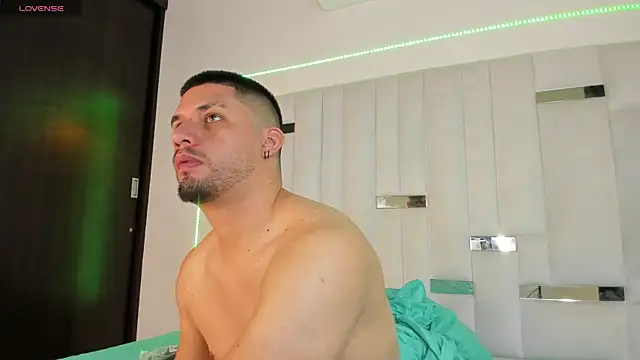 Jacob19  online show from 10-05-25, 02:35