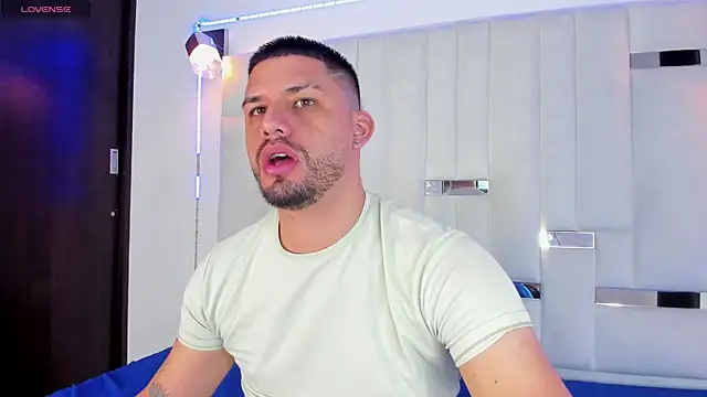 Jacob19  online show from 11-02-25, 12:21