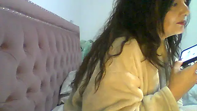 Snapshot of dulcefanny chatting on 06-17-26, 03:44 dulcefanny online show from 06-17-26, 03:44