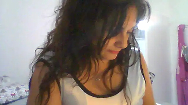 Snapshot of dulcefanny chatting on 06-12-26, 05:32 dulcefanny online show from 06-12-26, 05:32