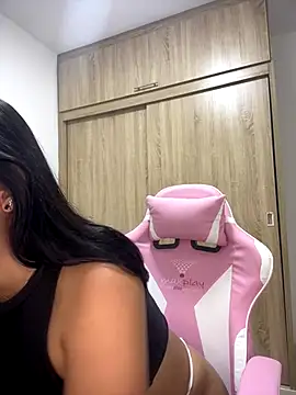 Snapshot of Kitty_Cum2 chatting on 11-05-25, 07:17 Kitty Cum2 online show from 11-05-25, 07:17