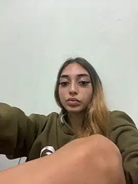 loirinhaaa online show from 11-21-25, 03:11