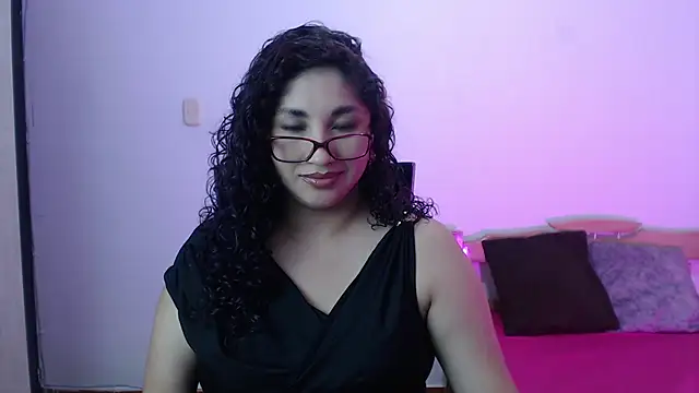 Gia Dior online show from 11-15-25, 11:09