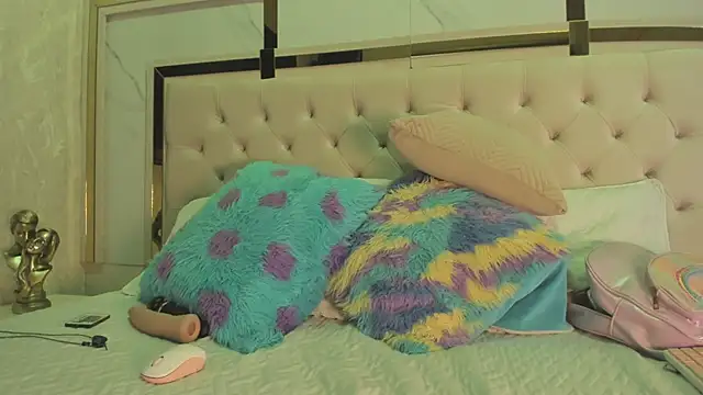 mia vy online show from 01-14-26, 07:17