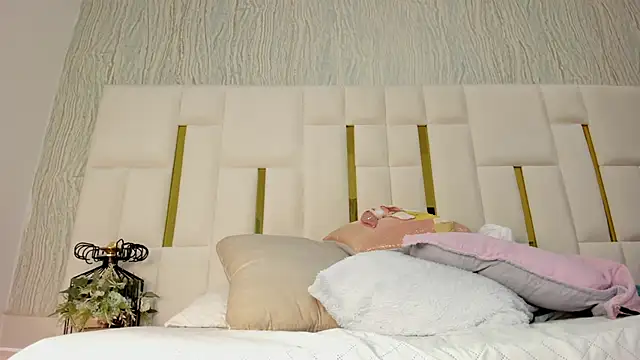 mia vy online show from 05-14-26, 03:03