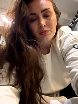 Kristyoff online show from 10-27-25, 01:01