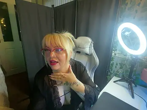 BonnyDesire online show from 03-31-26, 06:54