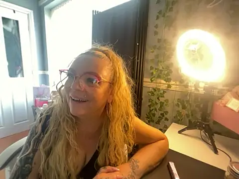 BonnyDesire online show from 04-02-26, 03:51