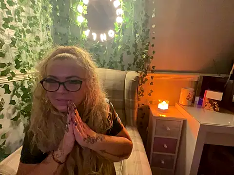 BonnyDesire online show from 11-13-25, 08:24