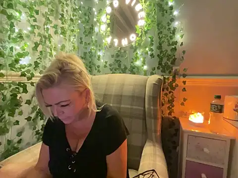 BonnyDesire online show from 11-10-25, 07:30