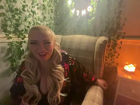 BonnyDesire online show from 11-06-25, 08:13