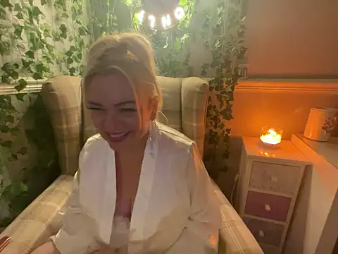 BonnyDesire online show from 10-11-25, 07:37