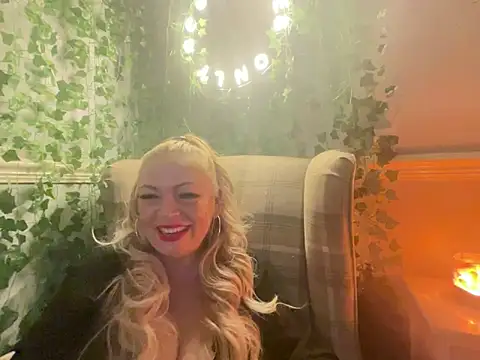 BonnyDesire online show from 11-25-25, 05:57