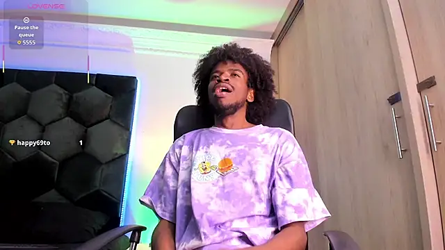 Snapshot of AllexJacob chatting on 07-11-26, 03:29 AllexJacob online show from 07-11-26, 03:29