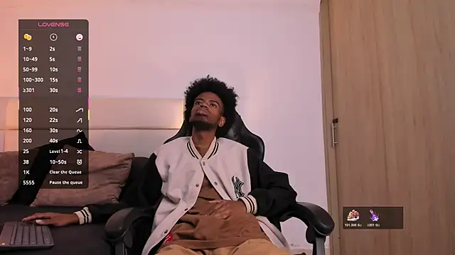 AllexJacob online show from 11-13-25, 01:04