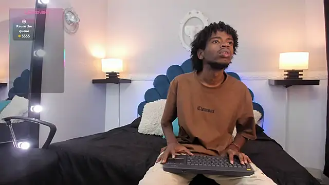 AllexJacob online show from 10-21-25, 01:21