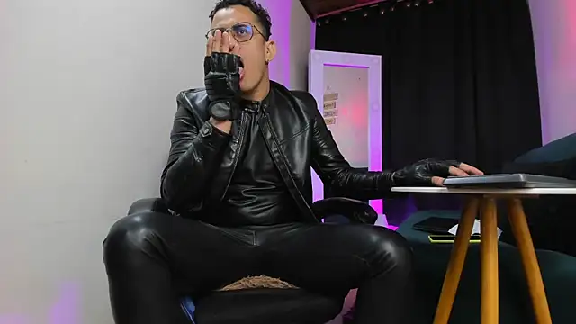 Charliejones  online show from 11-15-25, 07:01