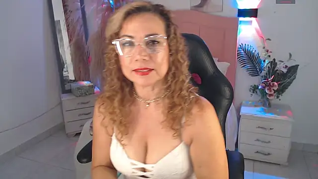 Jademommy  online show from 12-18-25, 08:34
