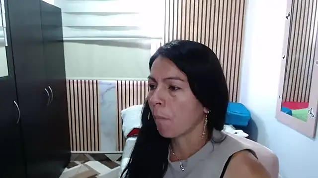 Snapshot of camilavargas_ chatting on 05-14-26, 04:26 camilavargas online show from 05-14-26, 04:26