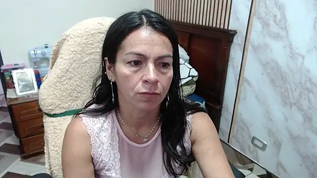 camilavargas  online show from 02-03-26, 02:00