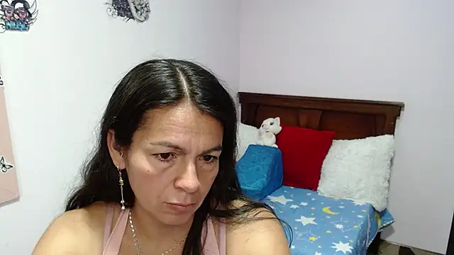Snapshot of camilavargas_ chatting on 07-04-26, 06:56 camilavargas online show from 07-04-26, 06:56