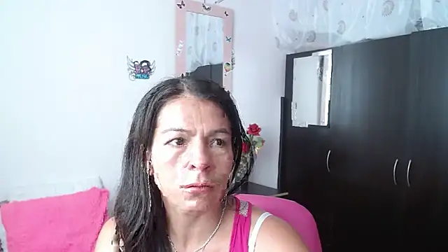 Snapshot of camilavargas_ chatting on 10-08-25, 08:53 camilavargas  online show from 10-08-25, 08:53