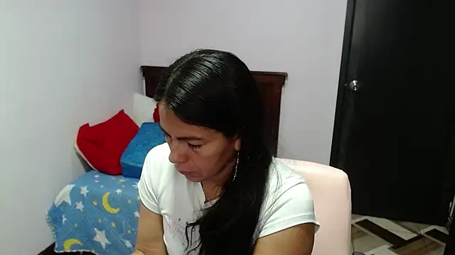 Snapshot of camilavargas_ chatting on 07-10-26, 06:52 camilavargas online show from 07-10-26, 06:52