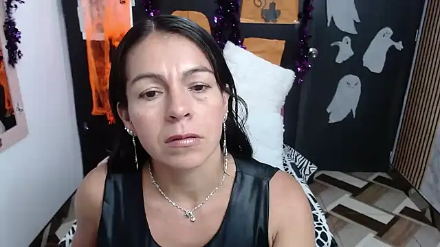 camilavargas  online show from 10-29-25, 10:42