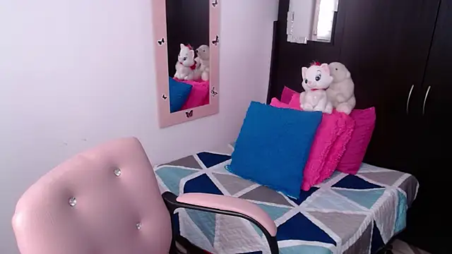 camilavargas  online show from 11-05-25, 09:07