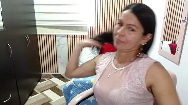 Snapshot of camilavargas_ chatting on 06-01-26, 09:47 camilavargas online show from 06-01-26, 09:47