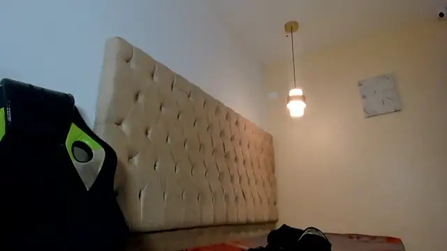 Naomis 35 online show from 12-15-25, 07:20