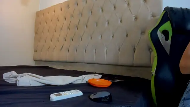 Naomis 35 online show from 02-04-26, 07:31