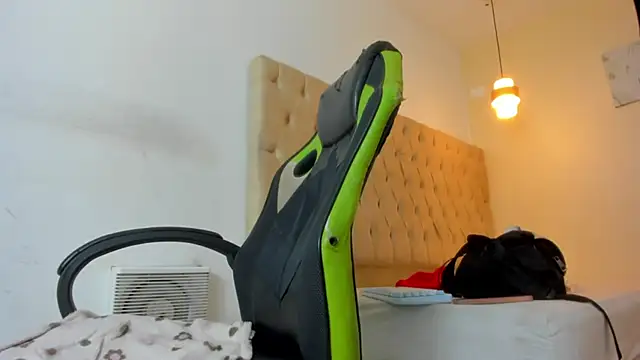 Naomis 35 online show from 11-30-25, 04:41