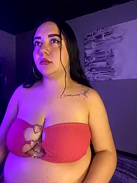 Snapshot of Ssusann_Pink chatting on 09-19-25, 02:15 Ssusann Pink online show from 09-19-25, 02:15