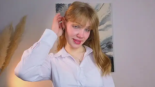 Snapshot of pienaple chatting on 10-18-25, 04:25 pienaple online show from 10-18-25, 04:25