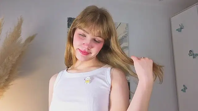 pienaple online show from 10-26-25, 04:02