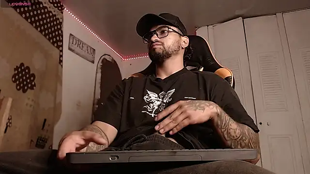 Chrys harris77 online show from 11-28-25, 02:01