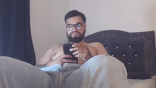 Chrys harris77 online show from 04-11-26, 07:45