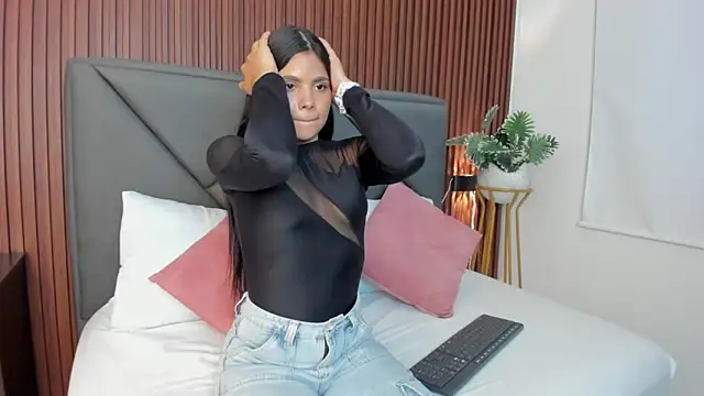 molly lovee  online show from 05-09-26, 07:39