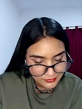 Snapshot of Renata_Zoe chatting on 10-22-25, 02:11 Renata Zoe online show from 10-22-25, 02:11