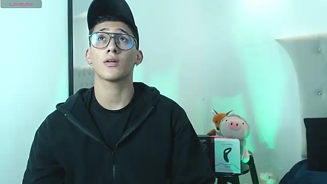 Snapshot of SalvadorFit chatting on 02-05-26, 08:26 SalvadorFit online show from 02-05-26, 08:26