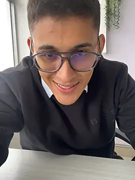 Snapshot of SalvadorFit chatting on 06-28-26, 05:52 SalvadorFit online show from 06-28-26, 05:52