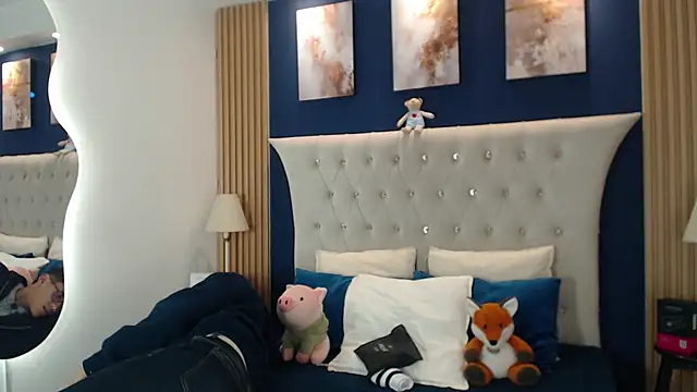 Snapshot of SalvadorFit chatting on 02-23-26, 08:20 SalvadorFit online show from 02-23-26, 08:20