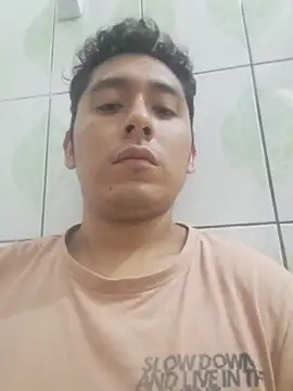 Snapshot of latinbigcock1_ chatting on 10-27-25, 10:33 latinbigcock1 online show from 10-27-25, 10:33