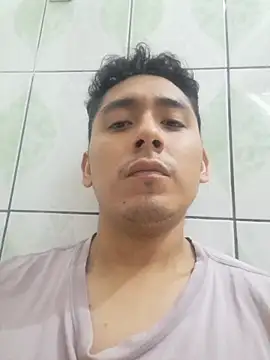 Snapshot of latinbigcock1_ chatting on 09-28-25, 04:19 latinbigcock1 online show from 09-28-25, 04:19