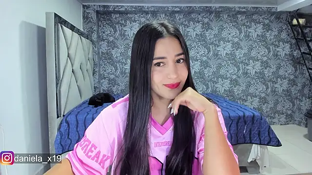 Snapshot of Daniela_x19 chatting on 05-26-26, 12:53 Daniela x19 online show from 05-26-26, 12:53