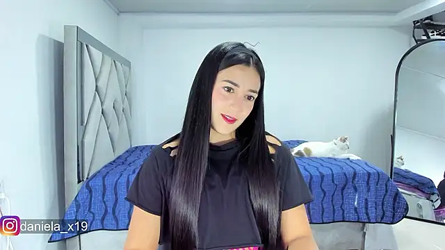 Snapshot of Daniela_x19 chatting on 02-07-26, 01:35 Daniela x19 online show from 02-07-26, 01:35