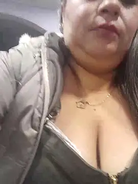 Snapshot of Amalia-sm chatting on 10-12-25, 04:58 Amalia-sm online show from 10-12-25, 04:58